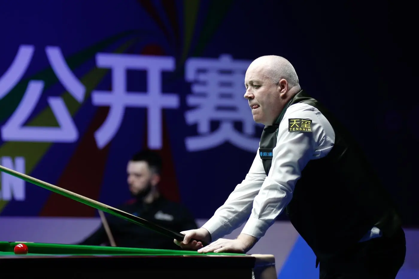 他获胜, 禀的, 希尔表示