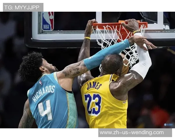 黄蜂与湖人激战回顾12月16日精彩比赛录像全程回放